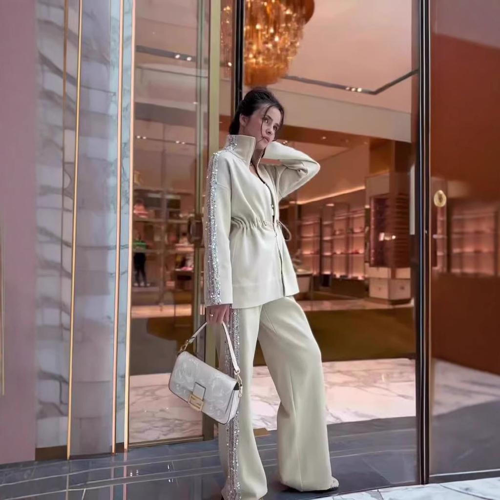 2025 Модный комплект из двух предметов: топ с широкими штанинами и укороченным топом