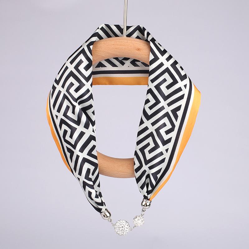 Женский шелковый шарф с магнитной пряжкой — модная защита шеи на весну, лето и осень 2024 года