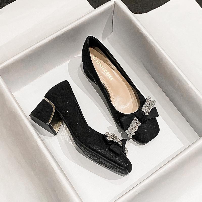 Женские туфли на высоком каблуке, новые, с квадратным носком, с мелким вырезом, с бантом из стразов, на толстом каблуке, одинарные туфли, женская обувь большого размера