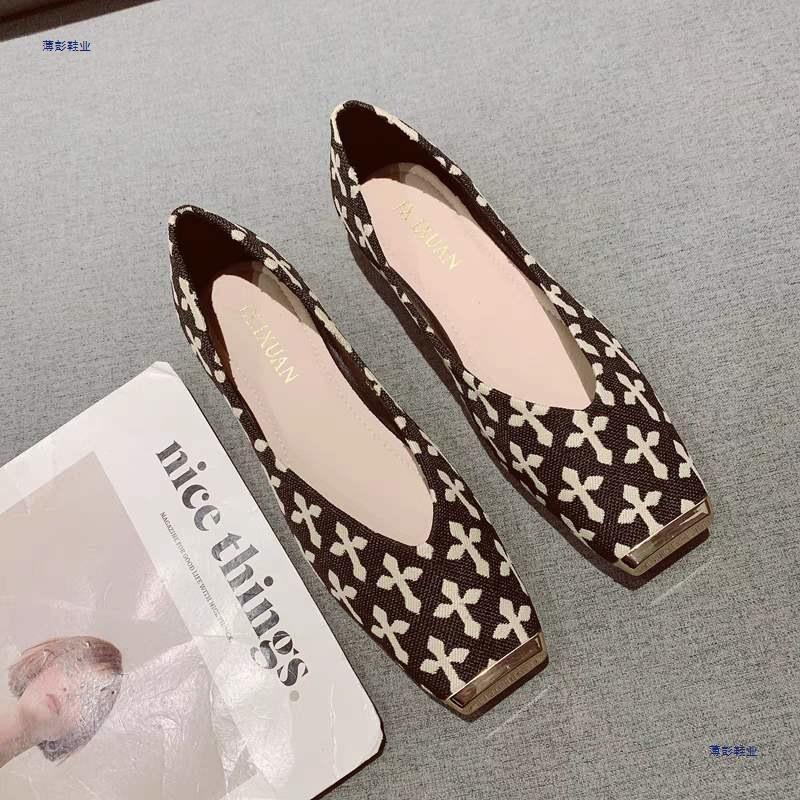 Туфли на плоской подошве с мягкой подошвой, квадратный носок, нескользящие туфли-лодочки на плоской подошве, 2025, железный носок, новая ткань, универсальные, с мелким вырезом, туфли Doudou