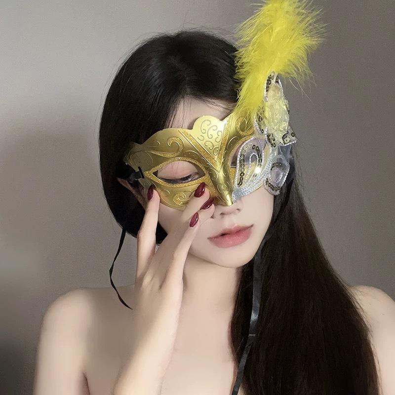 Сексуальная кружевная полумаска с перьями - аксессуар для макияжа на Хэллоуин и маскарада