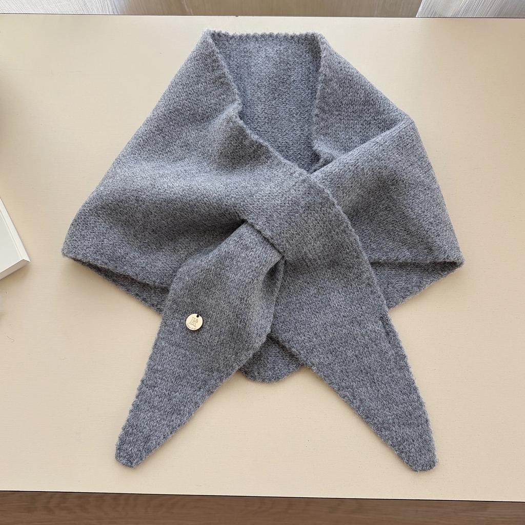 Solid color knitted triangular scarf women's new autumn and winter warm versatile cross small scarf shawl high sense