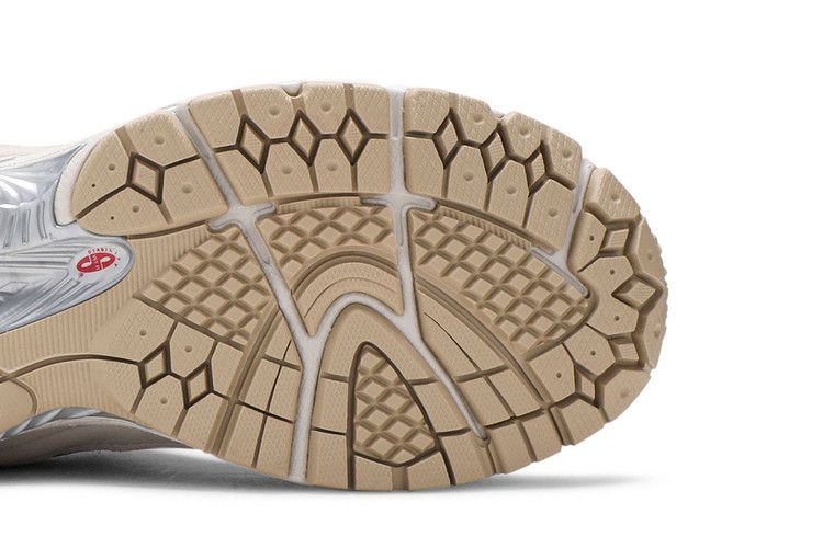 Men's Sneakers New Balance 2002R 'Cream'