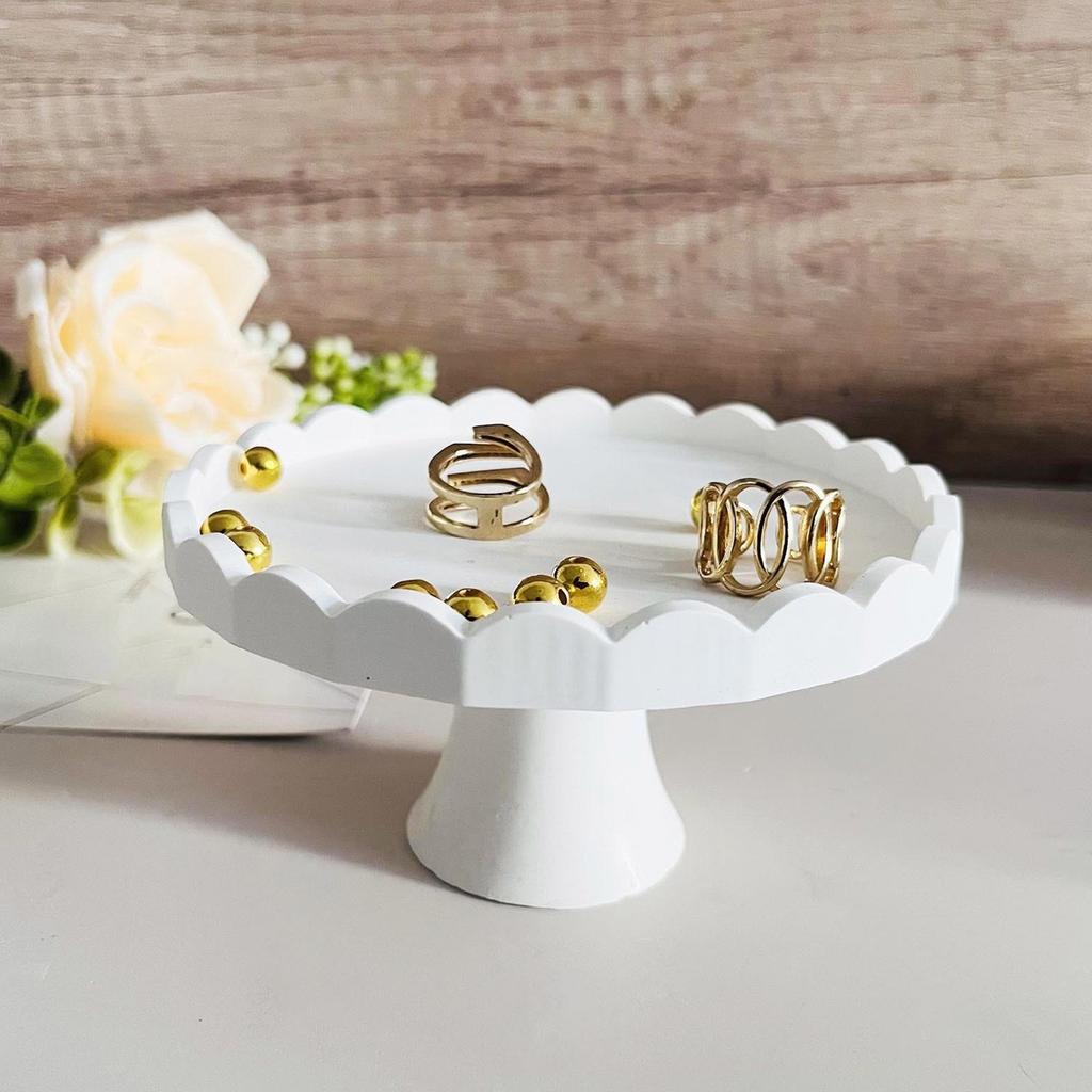 2Pieces High Quality Silicone Molds For Crafting Elegant Round Lace Trays Ideal For Baking Enthusiasts And Homemakers