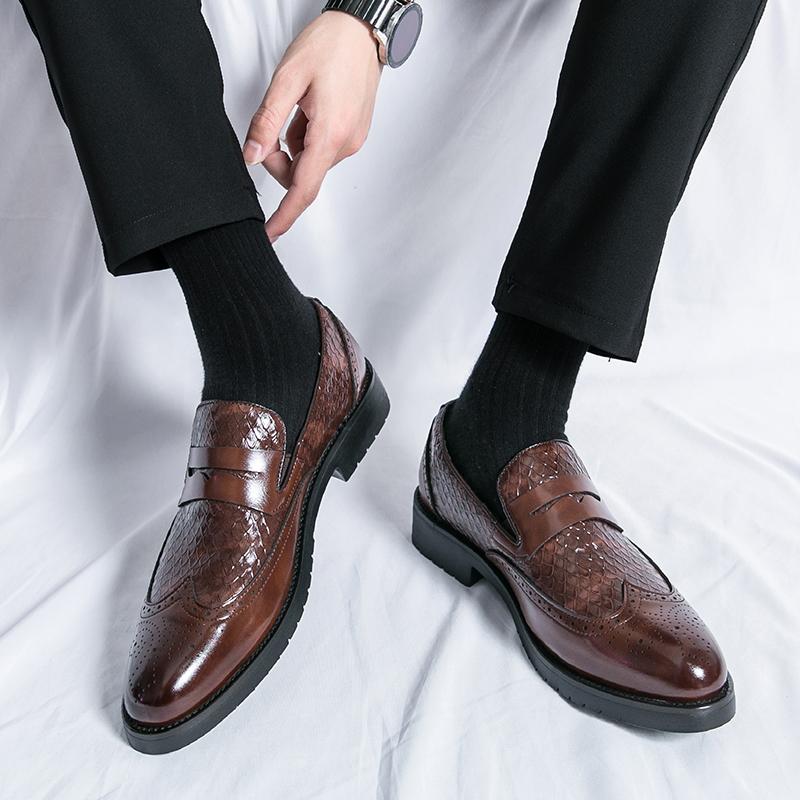Fashion Men's Leather Shoes Classic British Style Loafers Wedding Trend Party Outdoor Casual Business Gentleman Versatile Brown Shoes
