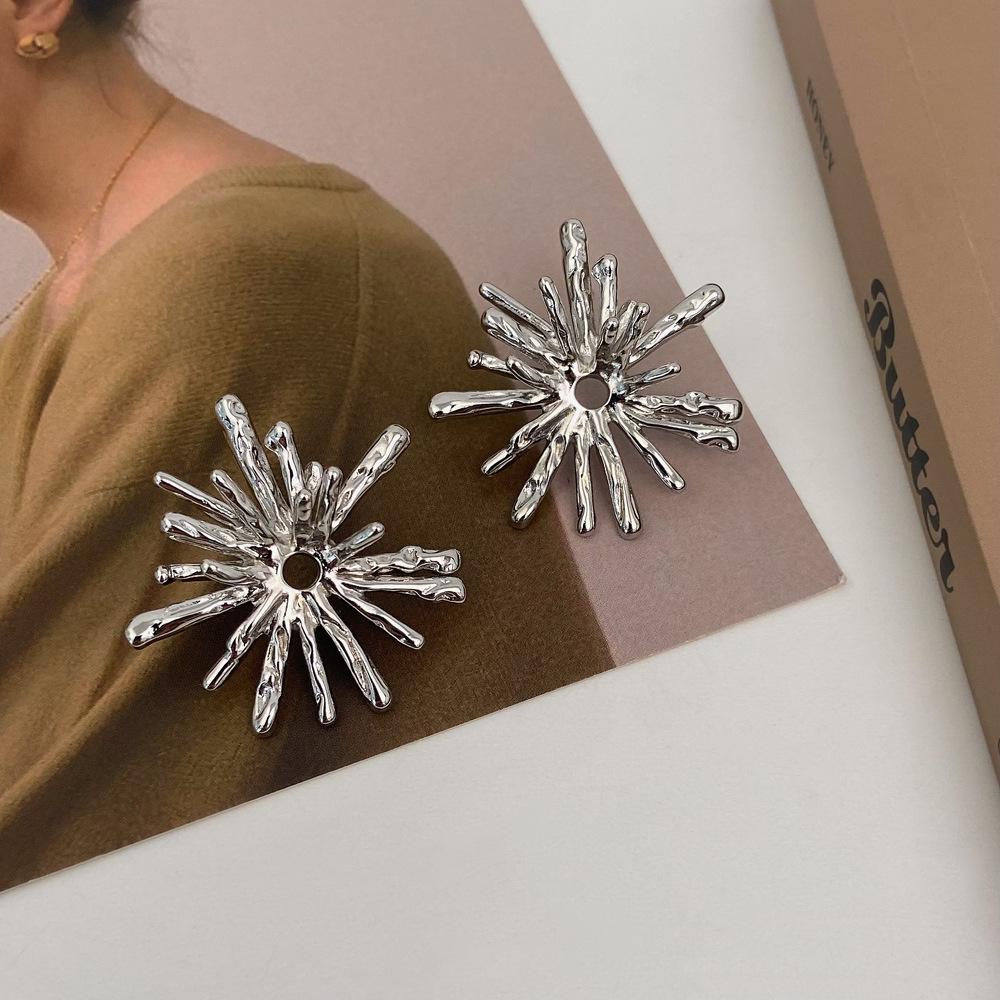 Женские ретро серьги-пусеты в нерегулярную полоску - Преувеличенный европейский и американский уличный стиль высокого класса