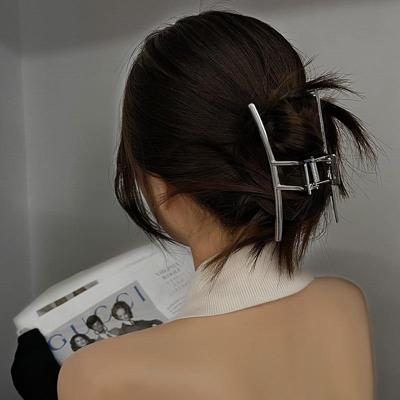 Women Large Silver Metal Hair Claw 1Pcs Elegant Punk Style No Hair Damage Hairpin for Curly Straight Hair Use
