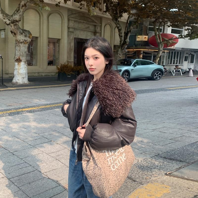 Womens Short Puffer Coat With Faux Fur Collar Winter 2026 Warm Cotton-Padded Jacket Slim Fit Daily Wear