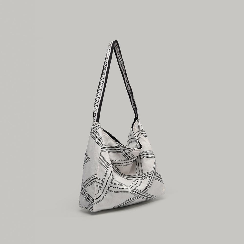 2025 Summer New Niche Design Retro Artistic Underarm Bag Fashionable Versatile Commuting Printed Shoulder Tote Bag