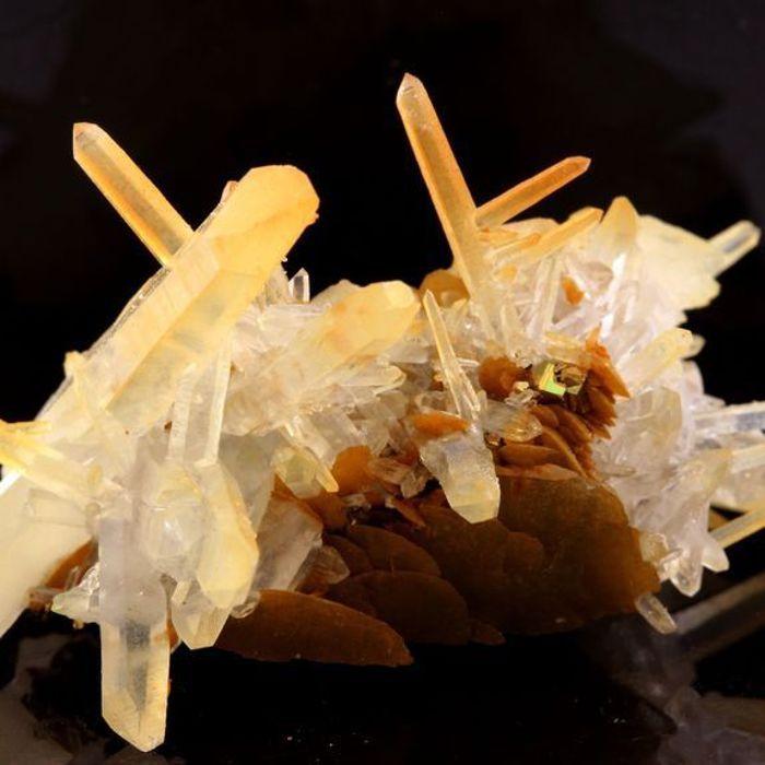 Sidérite, Quartz, Pyrite 78.45 carats