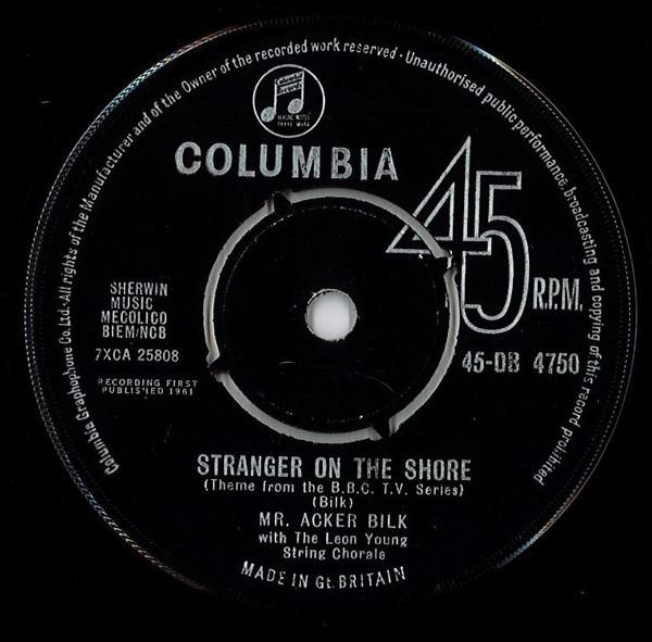 7-дюймовая пластинка ACKER BILK THE LEON YOUNG STRING C Stranger On The Shore 45DB4750 Columbia 1962 UK Jazz Б/у