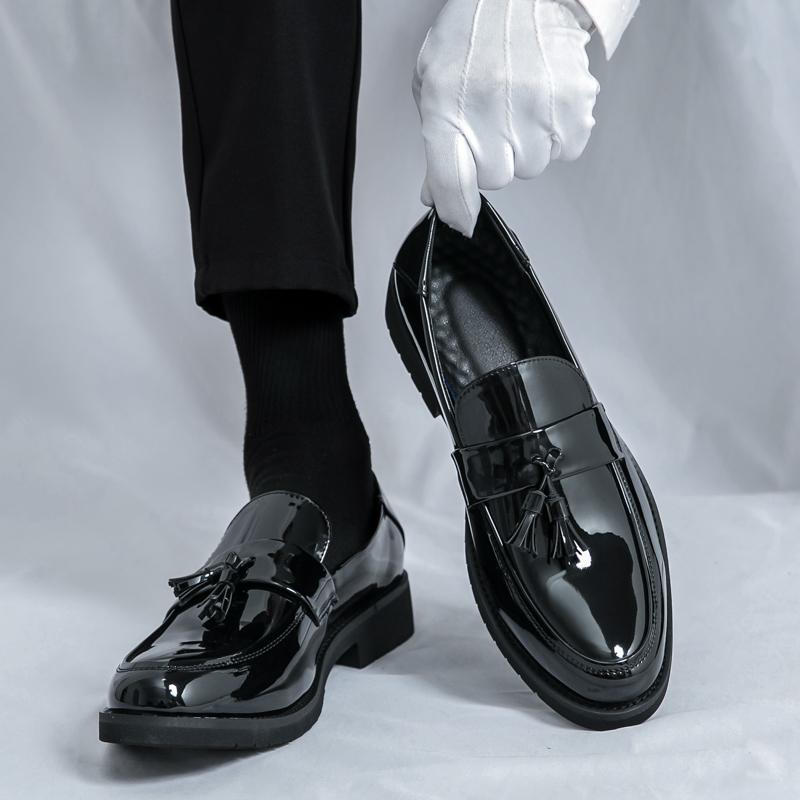 Модные Классические Мужские Туфли с Кисточками Повседневные Удобные Модные Маленькие Кожаные Туфли Мужские Британский Джентльмен Социальные Туфли Черные Размеры 38-46