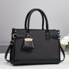 New Fashion Handbag Women's Large Capacity Atmospheric Middle-aged Mom Bag Women's Crossbody Bag Commute