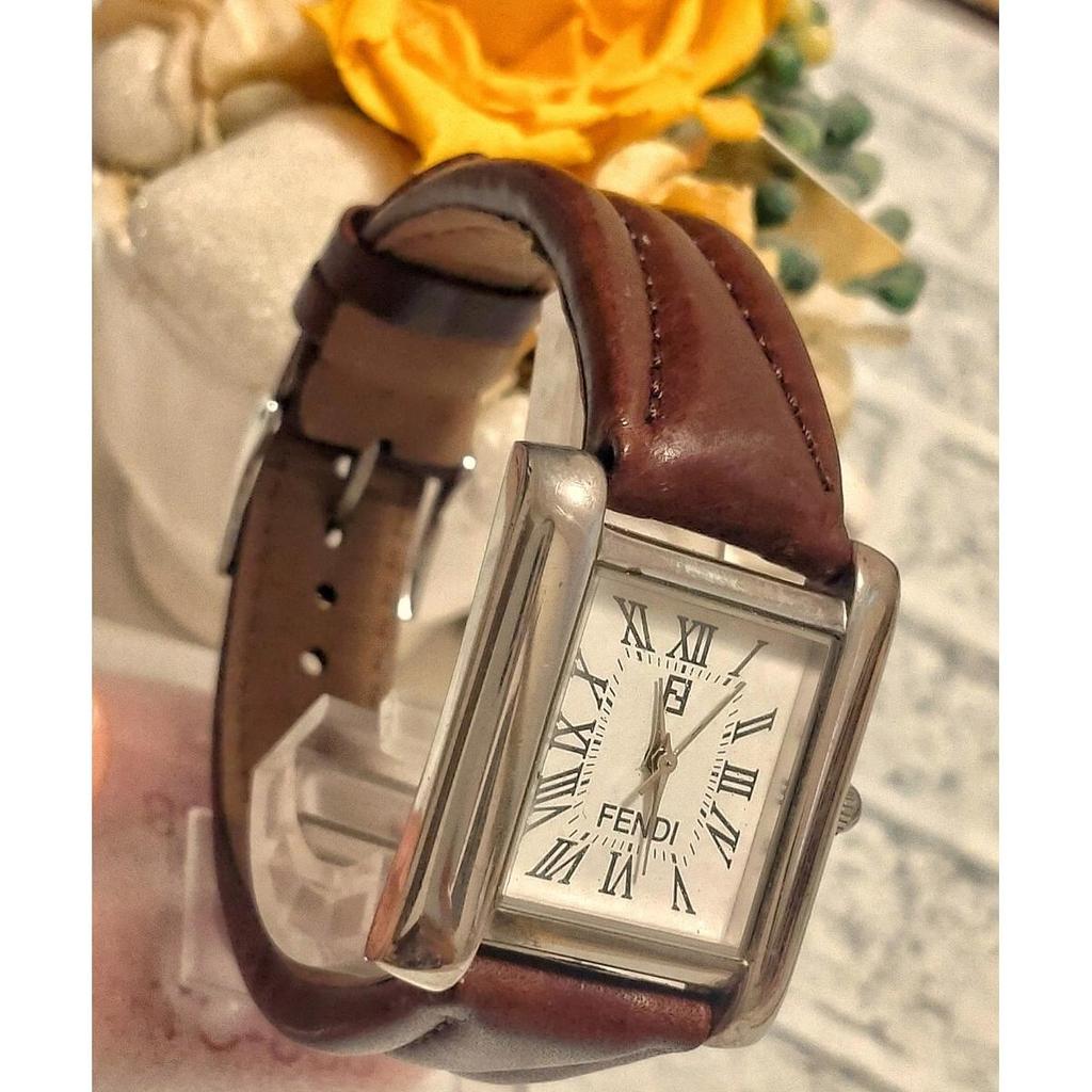 Б/У Операция FENDI Fendi 1925 Женские часы Квадратные TANK Tank Римская Индексация Кожаный Ремешок Винтаж
