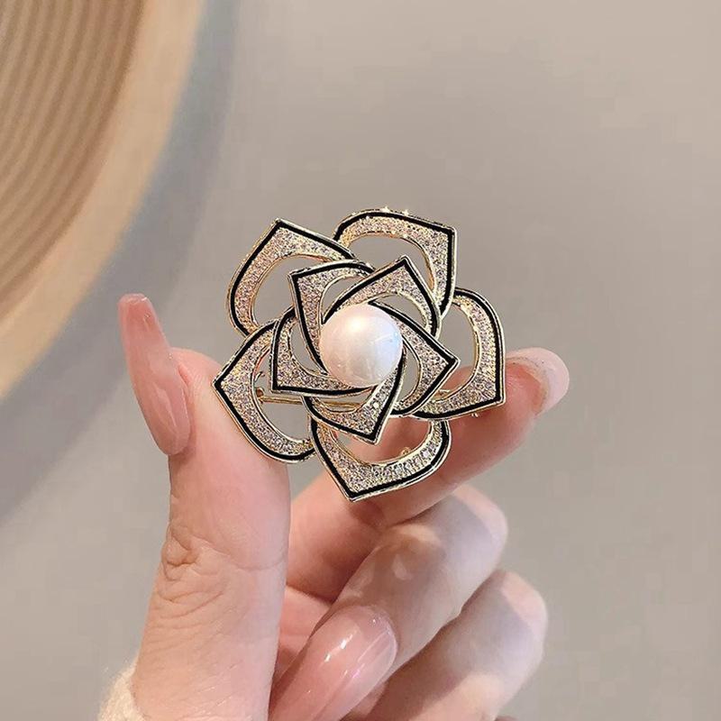 Ретро китайская брошь с кисточкой в виде бабочки и цветка – элегантный аксессуар для чонсама