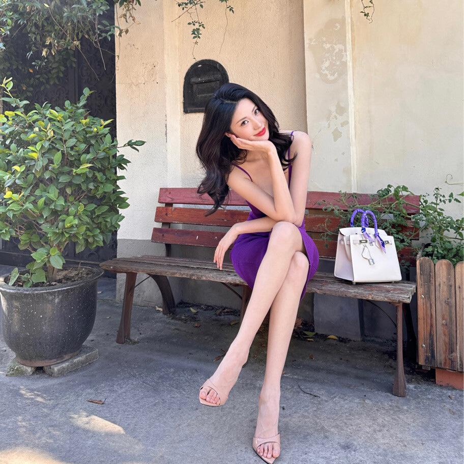 Телесные туфли на высоком каблуке 2025 новая популярная женская летняя шпилька из лакированной кожи сексуальные сандалии с острым носком крутые шлепанцы для улицы