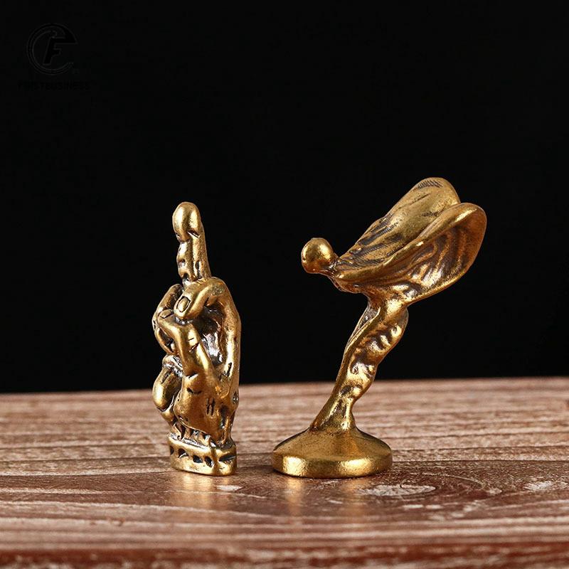 Медные Статуэтки-Трофеи Рука со Средним Пальцем Вверх Статуя Панк Стиль Винтужная Латунная Рука Мини-Украшения Офисное Украшение