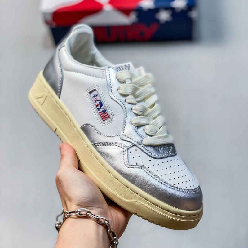 High quality Putian shoes Aocui cream board shoes men's height increase leisure sports white shoes women's leather platform bread shoes
