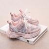Девочки 2025 весна и осень новая сетка папины кроссовки мягкая подошва нескользящие дышащие спортивные туфли модная универсальная повседневная обувь