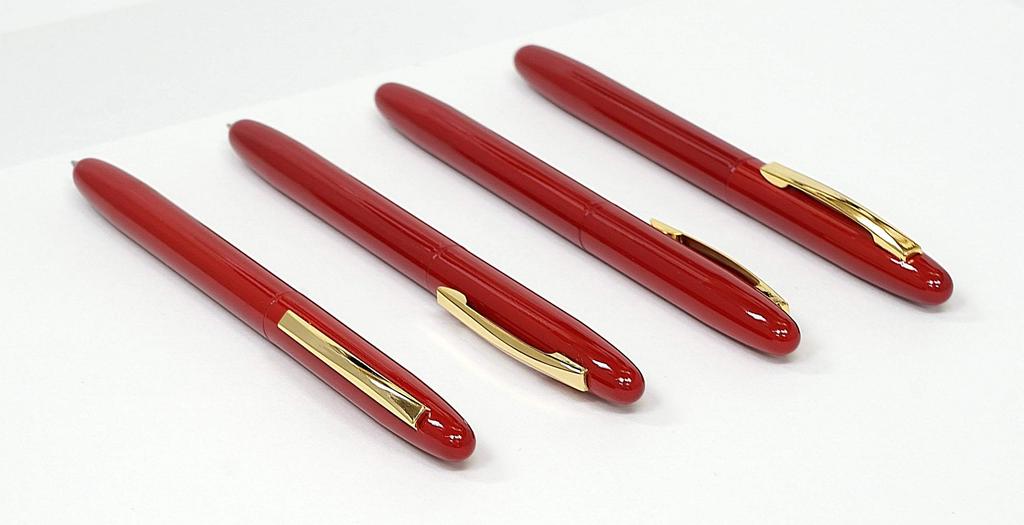 Grained Leather Pencil Case Moss Green Metal Touch Bar Silver and All Brass Brasda Capo Rotating Ballpoint Pen Hysteric Red Set SASMG-ALST-JT12