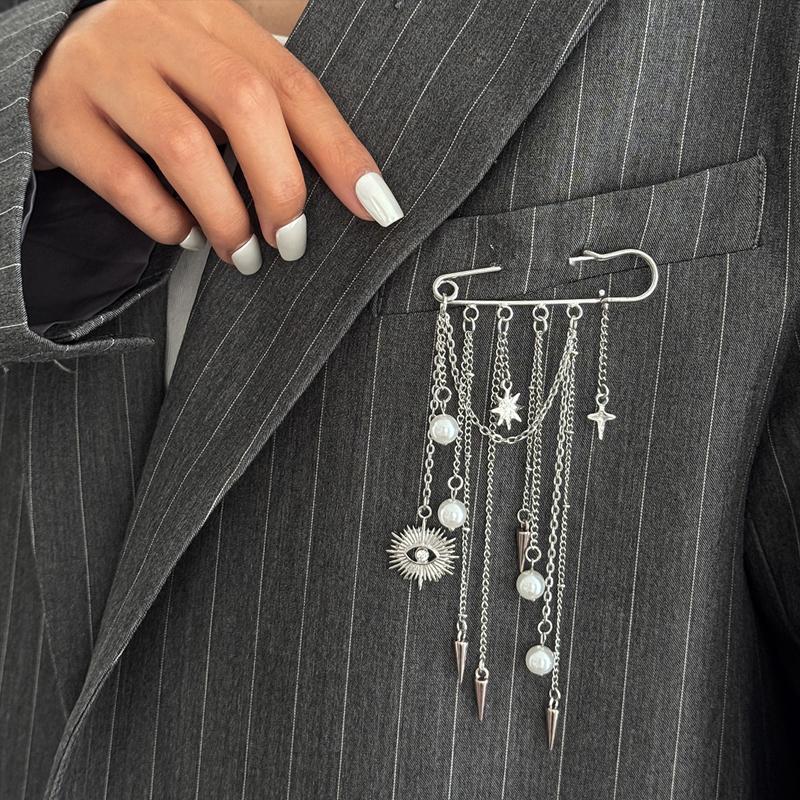 Fashion Heart Chain Tassel Brooch for Women Exaggerated Imitation Baroque Pearl Multi Layer Suit Pin Multi-Functional Jewelry