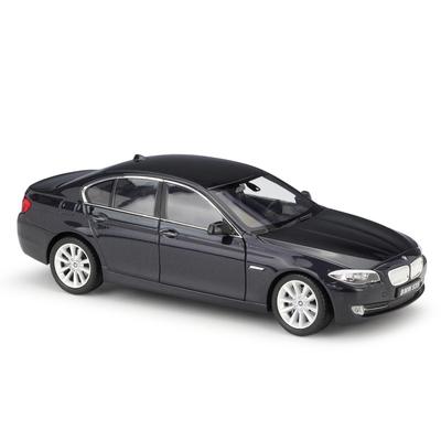 Welly 1/24 BMW 5 Серии 535i 535 Модель автомобиля из сплава Литые металлические транспортные средства Модель автомобиля Высокая симуляция Коллекция Детская игрушка Подарок