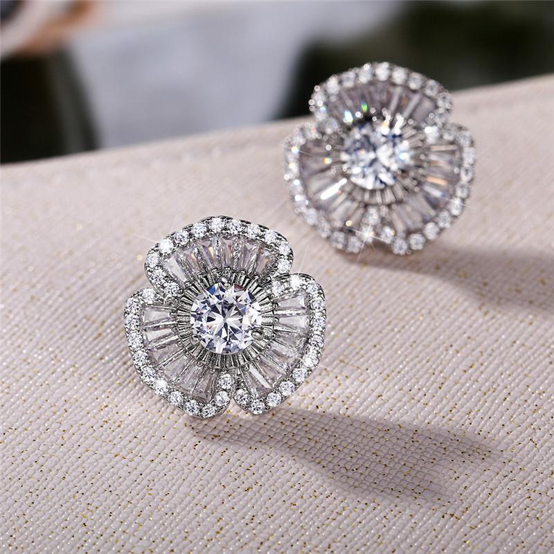 Huitan Gorgeous Petal Shaped Stud Earrings with Brilliant Crystal Cubic Zirconia Bling Bling Wedding Trendy Jewelry for Women
