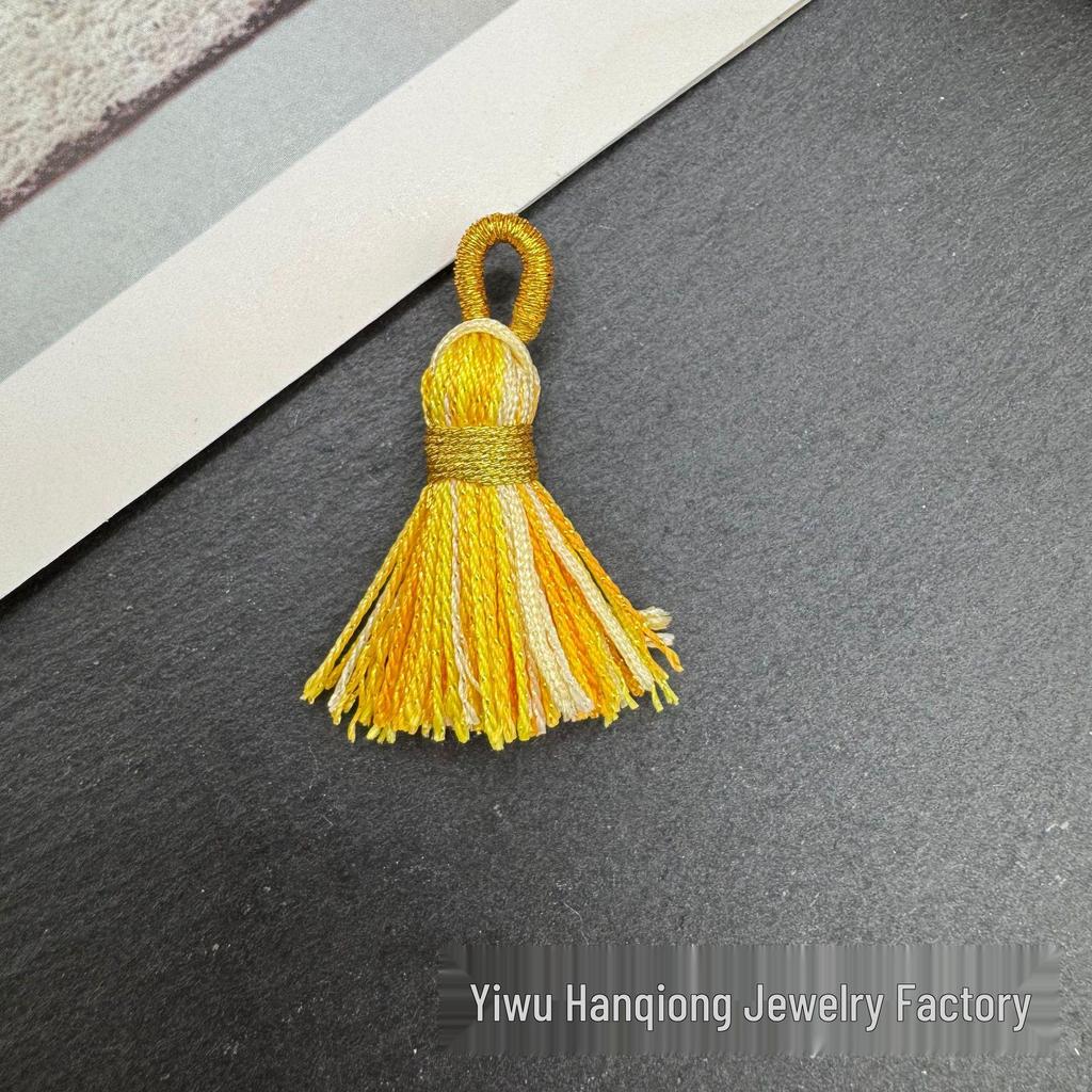 Корейский Радужный Брелок с Кисточками и Бусинами Pyssla DIY Аксессуар