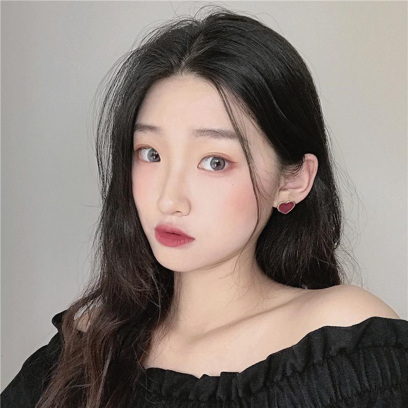 Дизайнерские серьги-гвоздики с красным сердцем, женские металлические серьги золотого цвета, эффектные свадебные серьги, женские вечерние украшения