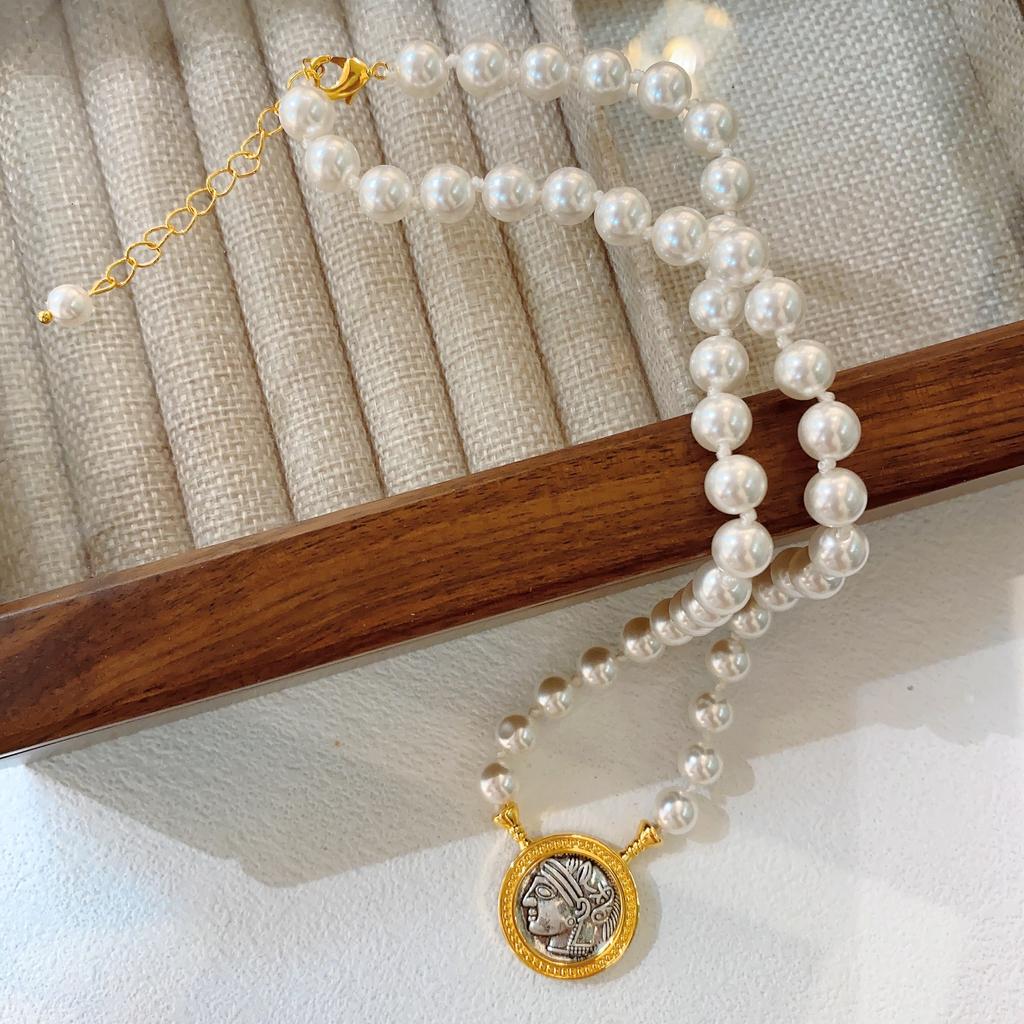 Древняя монета серии Victory Muse Knotted Pearl Регулируемое ожерелье Женская цепочка на шею Французский ретро Универсальный Двусторонний носимый