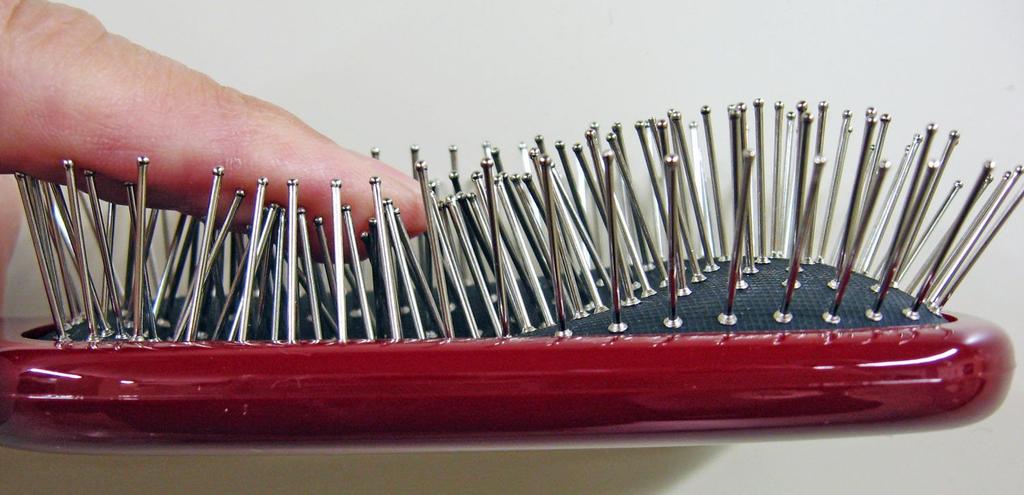 Кинута-щетка Feather Touch Cushion Brush компании Kinugawa, красная, 1 шт. (х 1)