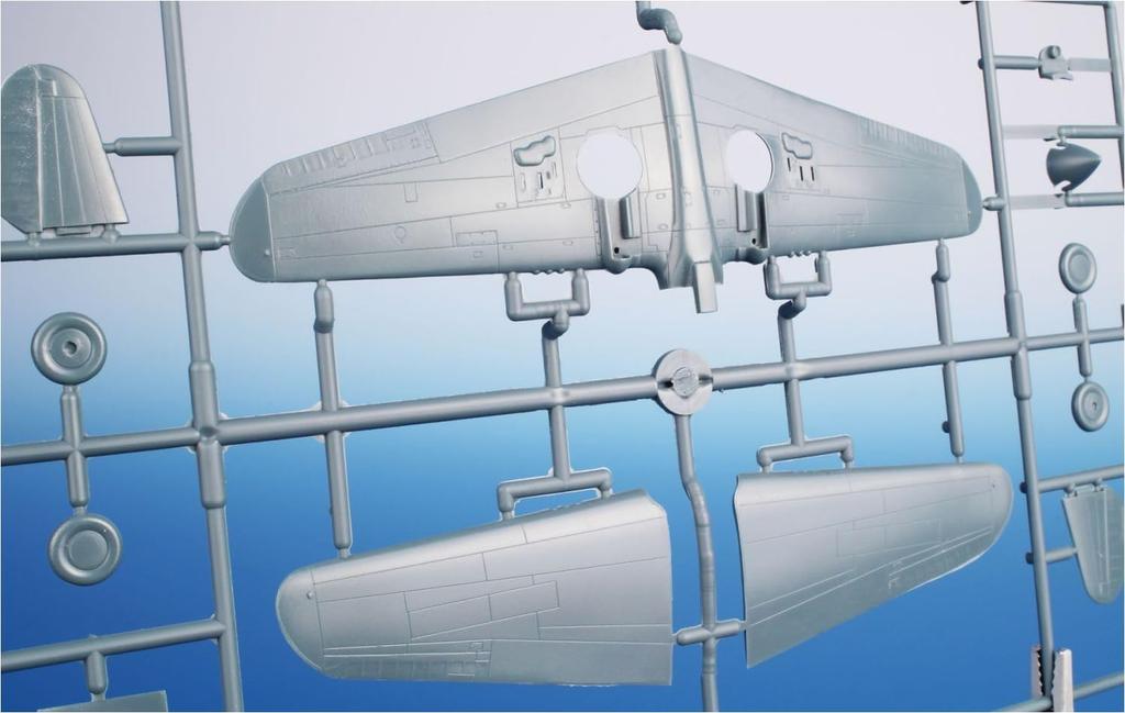 Специальный хобби Американский истребитель Curtiss Warhawk Operation Torch Пластиковая модель SH72493 1/72 P-40F/L