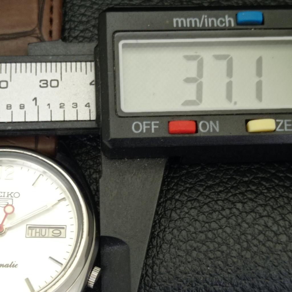 Seiko 5 АВТОМАТИЧЕСКИЕ ВИНТАЖНЫЕ ЯПОНСКИЕ 7019A МУЖСКИЕ ЧАСЫ С СЕРЕБРИСТЫМ ЦИФЕРБЛАТОМ a700595-5 R203-a700595