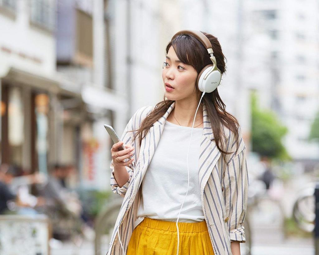 Denon Headphones High Resolution Compatible Sealed Dynamic Overhead Remote Cable Included White AH-D1200 AH-D1200-WT