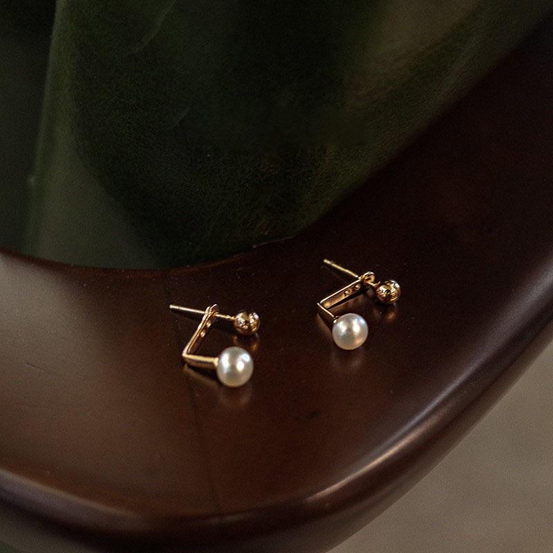 Серьги с жемчугом Gold Beans S925 Silver - роскошный нишевый дизайн для женщин, новые модные аксессуары 2024 года.