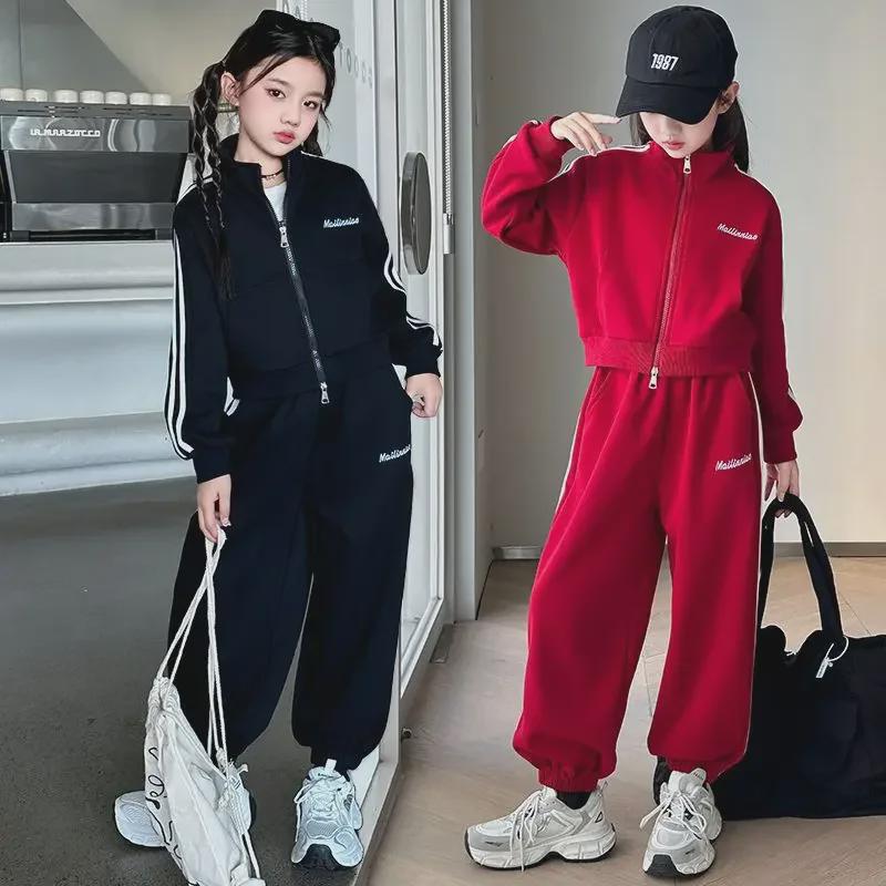 Модный комплект из двух частей: кардиган и джоггеры для девочек на весну и осень