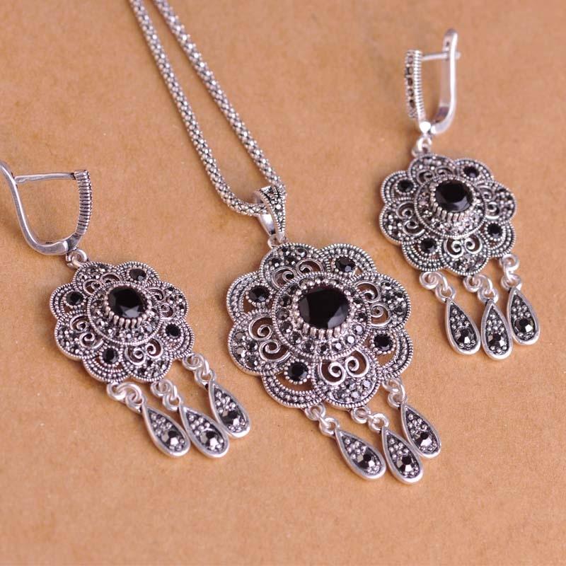 Женский ювелирный набор в винтажном стиле