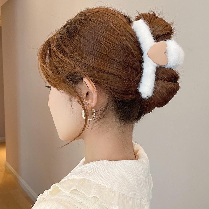 Большая женская шпилька высокого класса: Новая модель Shark Clip 2025 года на осень/зиму