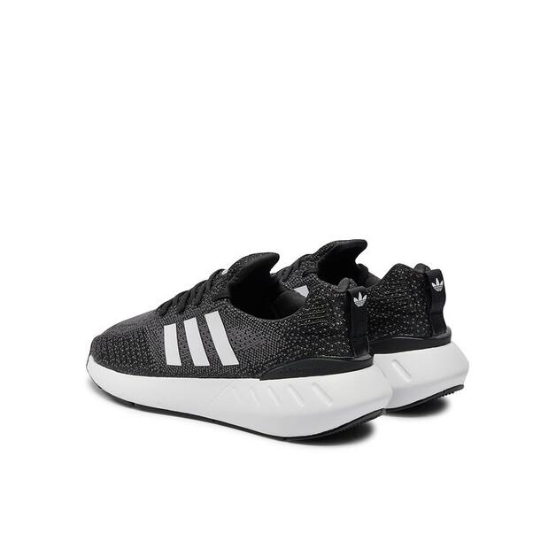 Кроссовки adidas Swift Run 22