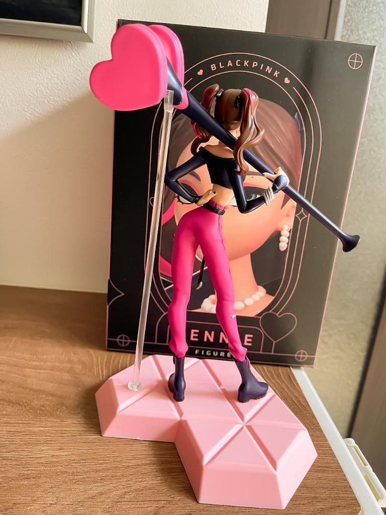 [USED] Ultra Rare BLACKPINK JENNIE Collector's Figure Limited Edition