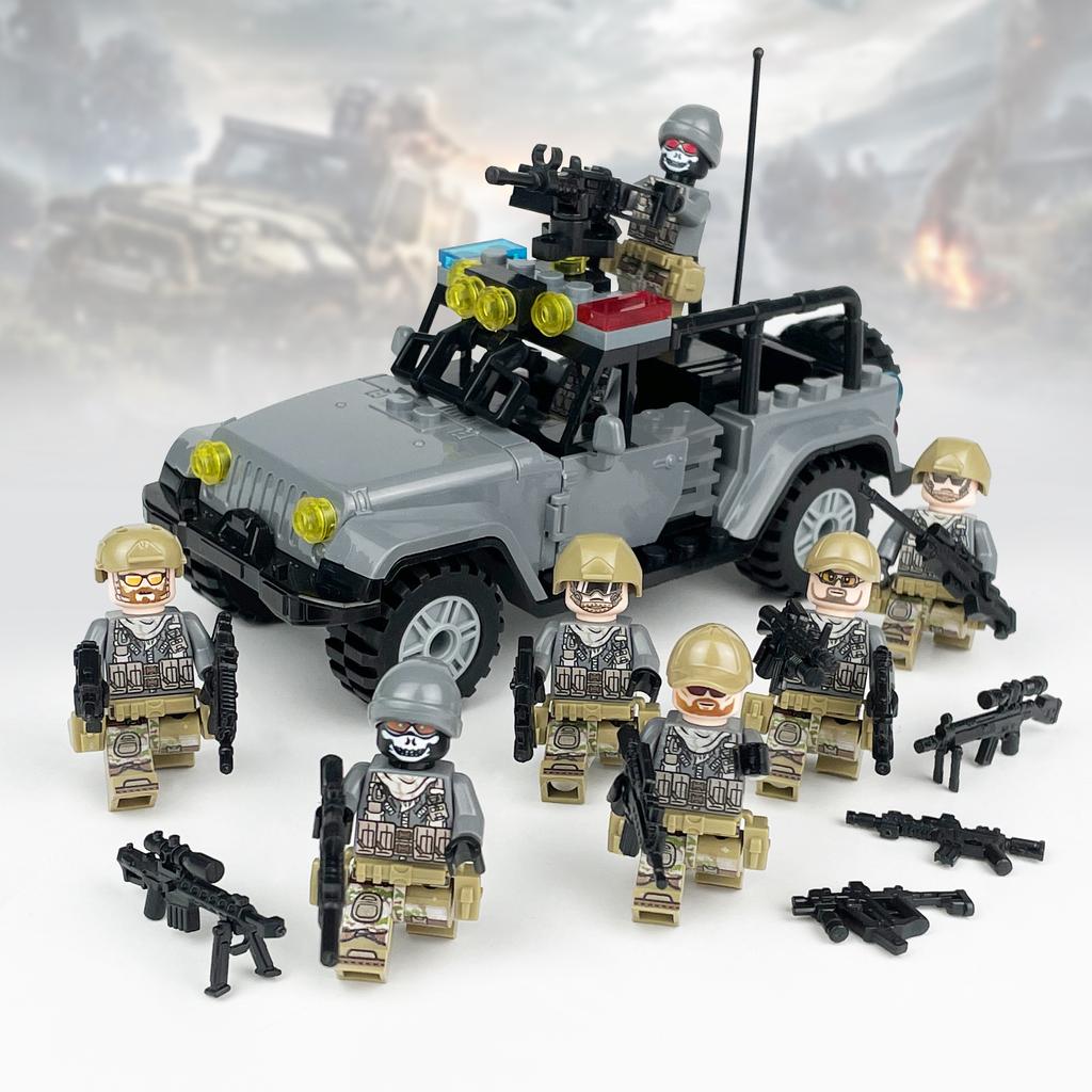 X010 Серый волк Внедорожник Строительный блок из мелких частиц Черная кукла SWAT Игрушка-строительный блок