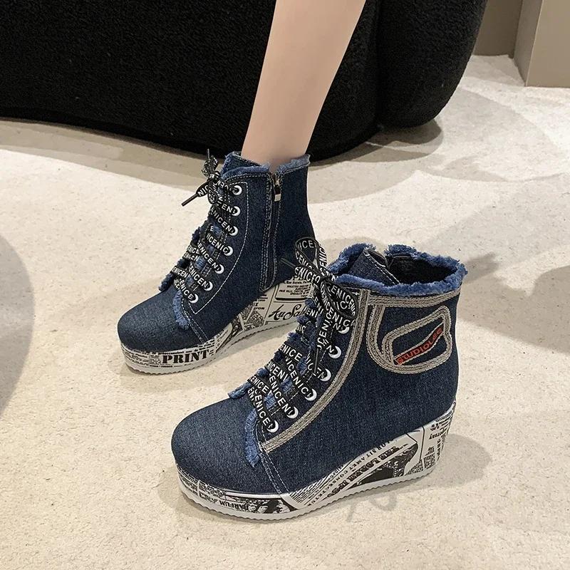 Новые женские джинсовые кроссовки на танкетке, ботинки на платформе, новая повседневная вулканизированная обувь, модная женская модная обувь на боковой молнии, 2024