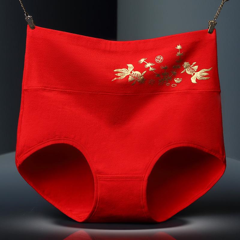 Праздничные красные трусы с высокой посадкой и принтом кои