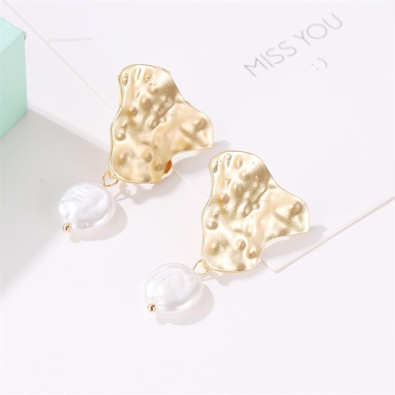 Personality Geometric Irregular Earrings Pleated Metal Stud Earrings Fashion Accessories MIT