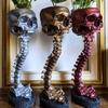 Skull Planter with Spine Stand Realistic Resin Skull Flower Pot Gothic Home Decoration Halloween Candy Bowl for Home Office Decor