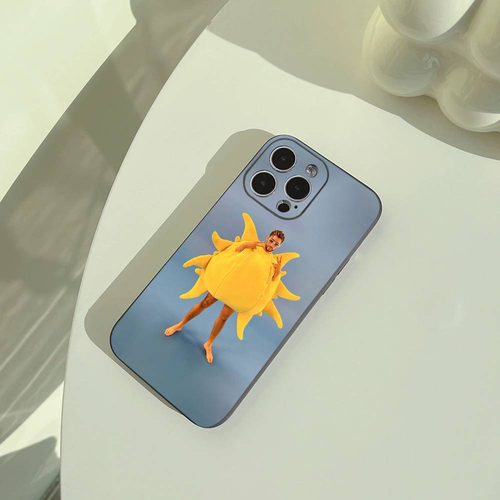 Чехол для телефона рэпера Bad Bunny для iPhone 17,16,15,14,13,12,11 Pro Max,16Plus,XS Легкий и практичный Мягкий черный чехол