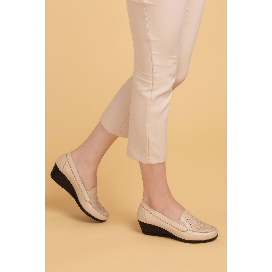 Женские повседневные туфли на танкетке из натуральной кожи на каблуке