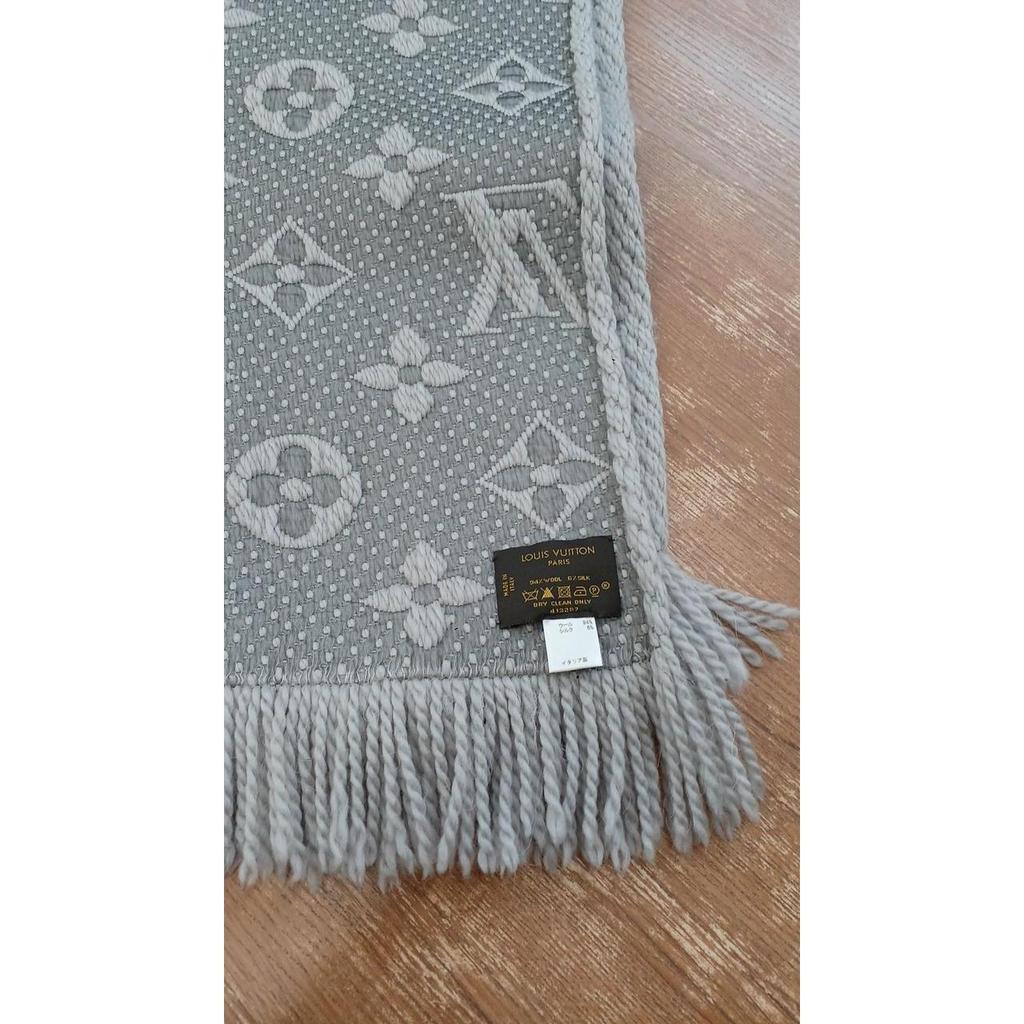 Б/у Шарф LOUIS VUITTON Светло-серый Состояние B