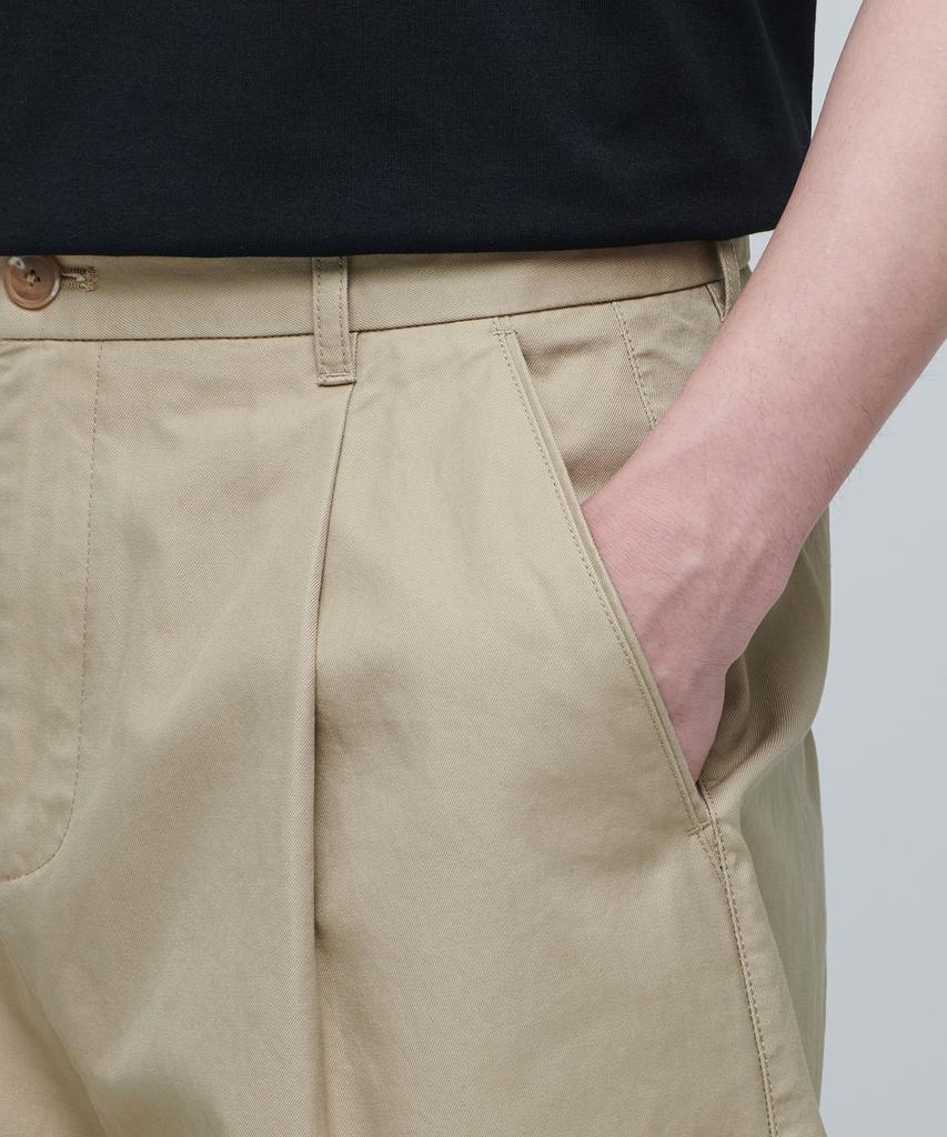MUSINSA STANDARD Cotton Wide Bermuda Shorts [Beige]