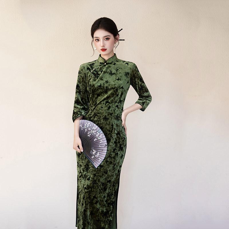 Green golden velvet new Chinese long-sleeved autumn cheongsam seven-quarter-sleeved improved young women's high-end sense spring and autumn
